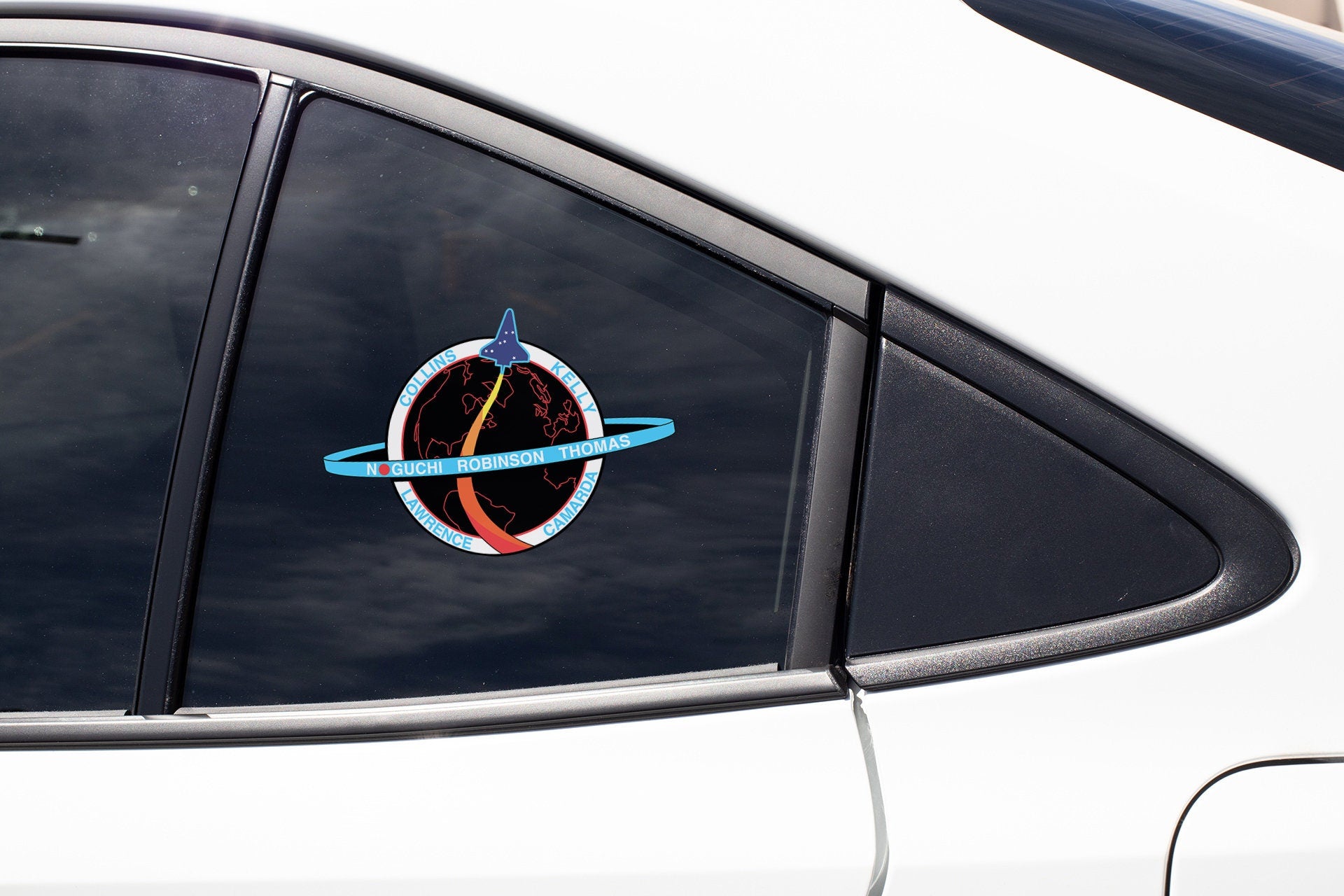 a close up of a car's side mirror