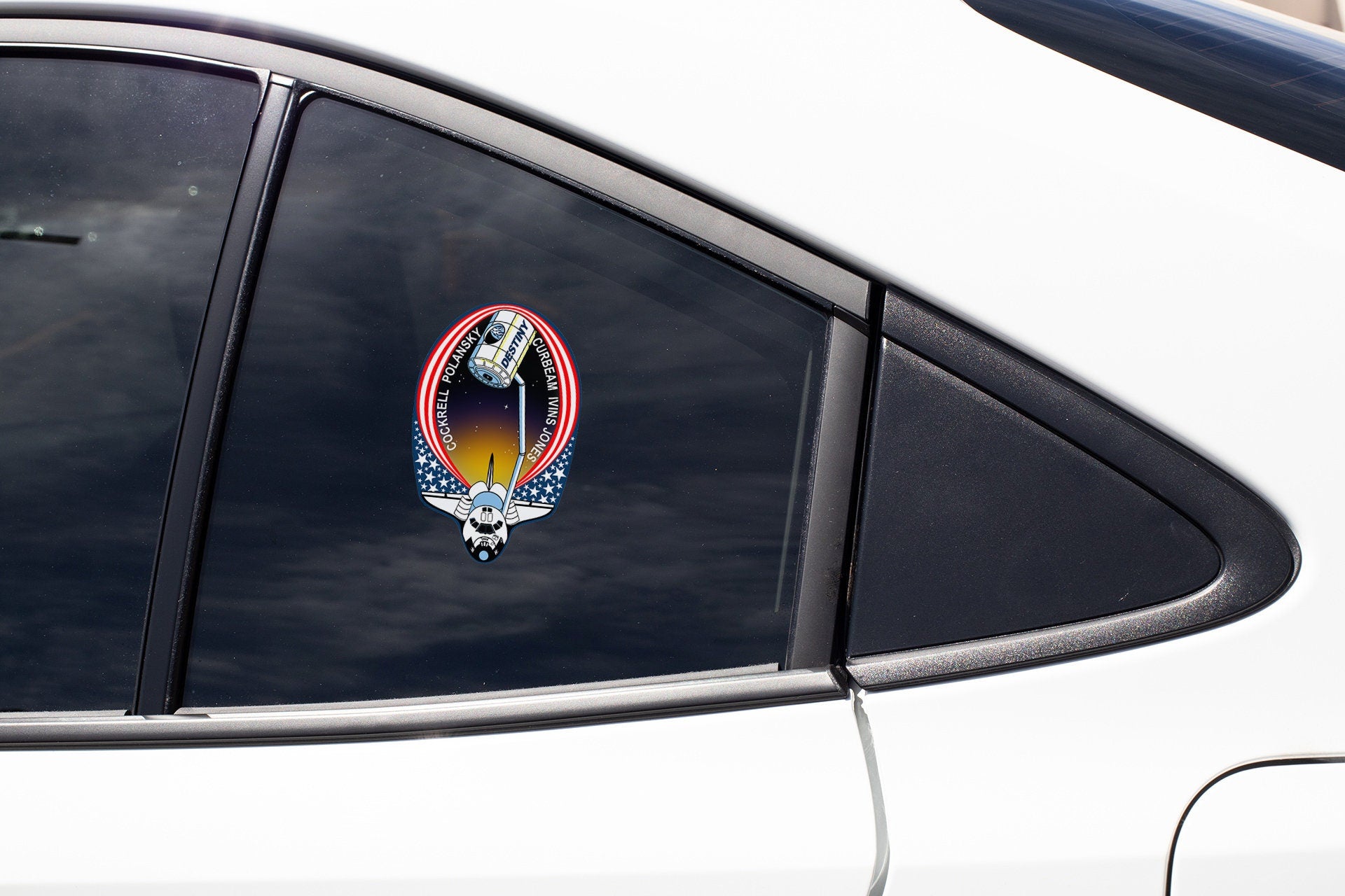 a close up of a mirror on a car