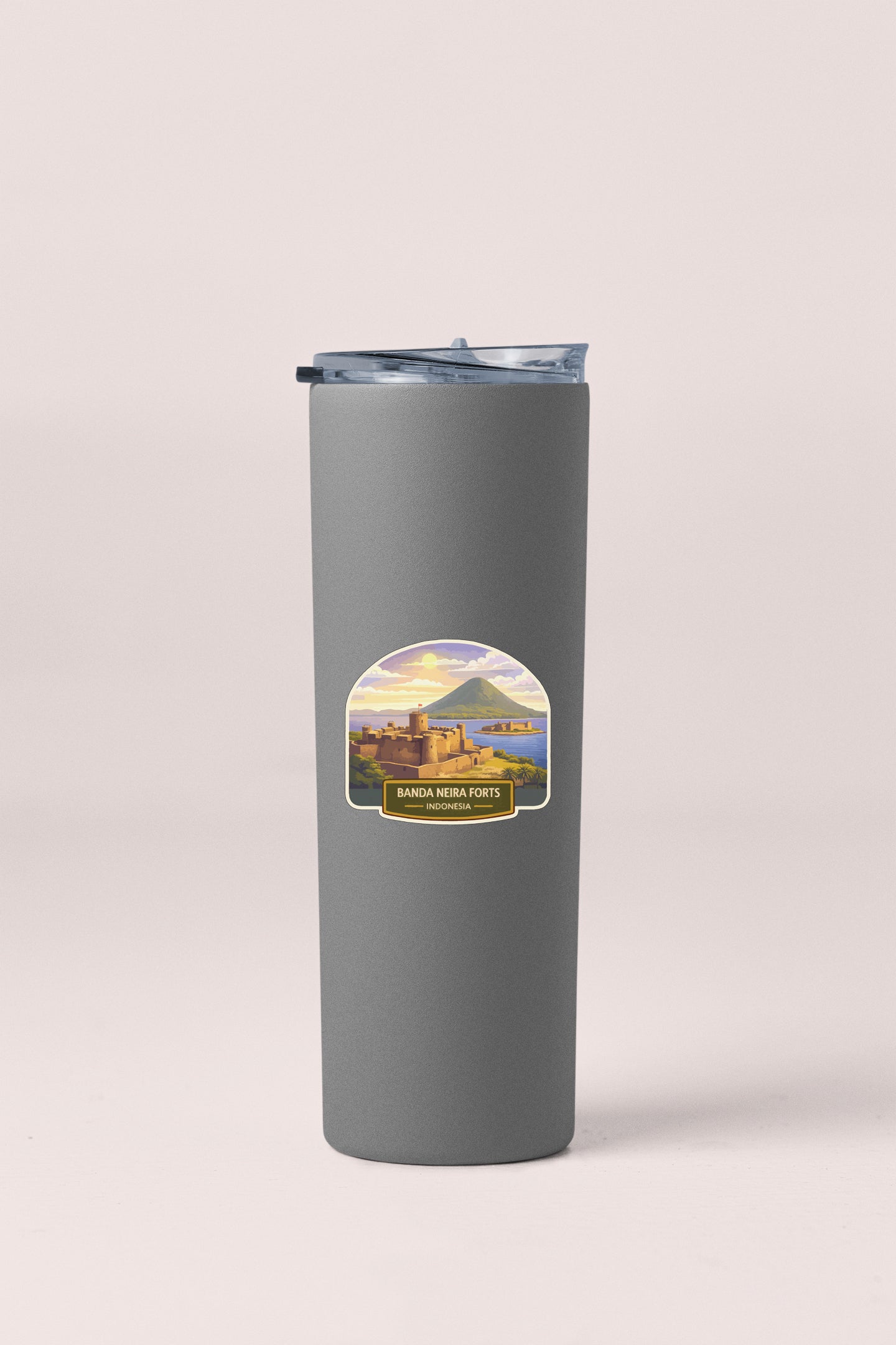 A gray insulated tumbler with a label depicting a scenic view of Banco Nera Fort in Bona Nera, Italy.